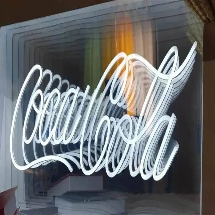تصميم مجاني مخصص لافتة نيون LE - مراجعة Neon Sign Party وسعره